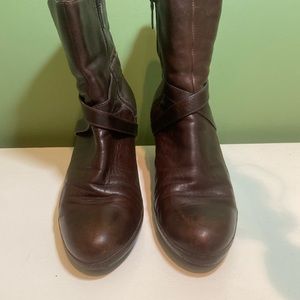 Women’s Clarks Heeled Boots size 11